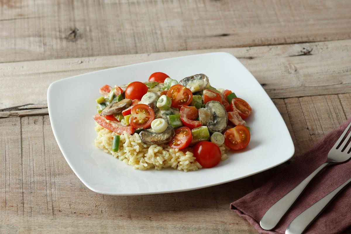 Cremige Gemüsepfanne mit Reis