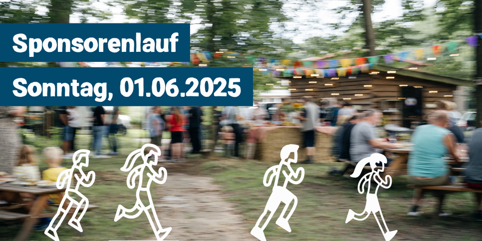 KI generiert: Sponsorenlauf am 01.06.2025, Figuren laufen; im Hintergrund verschwommen ein Fest mit Menschen und Sitzgelegenheiten.