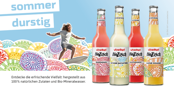 Kaninchen im Gras mit Text: "Für frohe Ostern Oster Angebot".