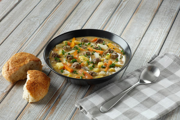 Produktfoto zu Kochkiste: Kohlrabicremesuppe mit Hackbällchen