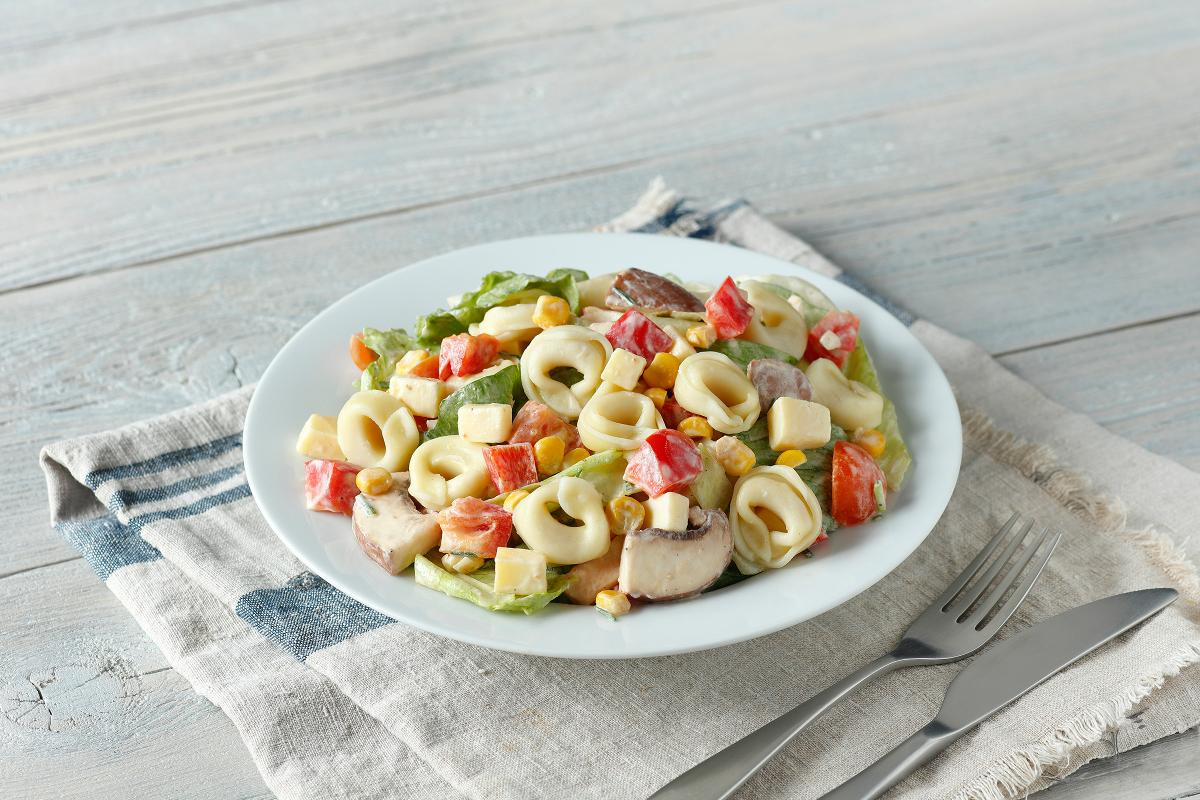 Tortellini-Salat mit Schmanddressing