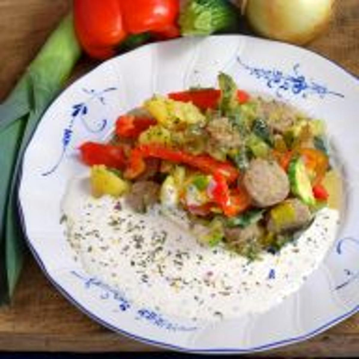 Bratwurst-Gemüsepfanne m. Dip
