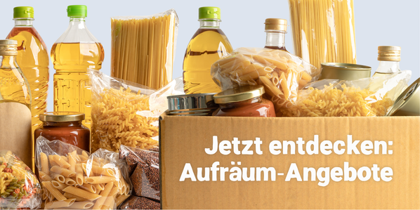 KI generiert: Kartons mit Lebensmitteln wie Öl und Nudeln. Text: "Jetzt entdecken: Aufräum-Angebote".