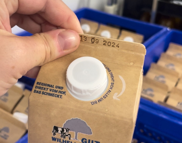 Milchkaton Frischmilch Teathered Cap Biohof Gut Wilhelmsdorf