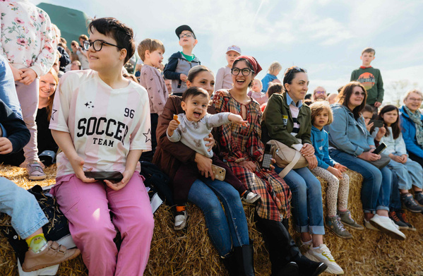 Publikum beim Weideaustrieb von Gut Wilhelmsdorf 2026