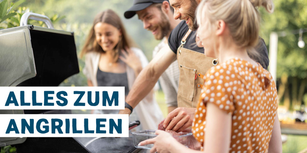 Eine Gruppe von Menschen grillt freudig.